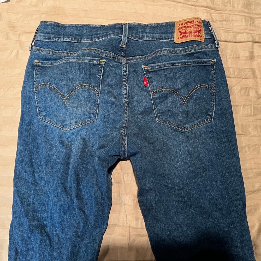 Levi’s - Picture 2 of 3